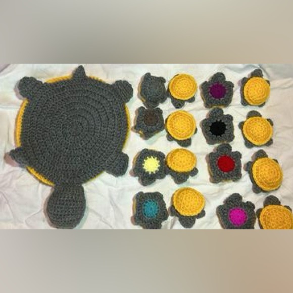 Handmade Crocheted turtles memory game - Picture 2 of 4